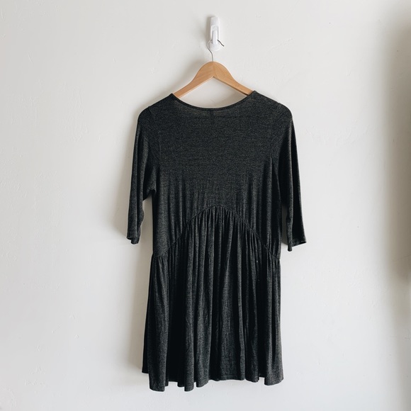 ✨HOST PICK✨ Maternity shirt with pleats - Picture 4 of 5